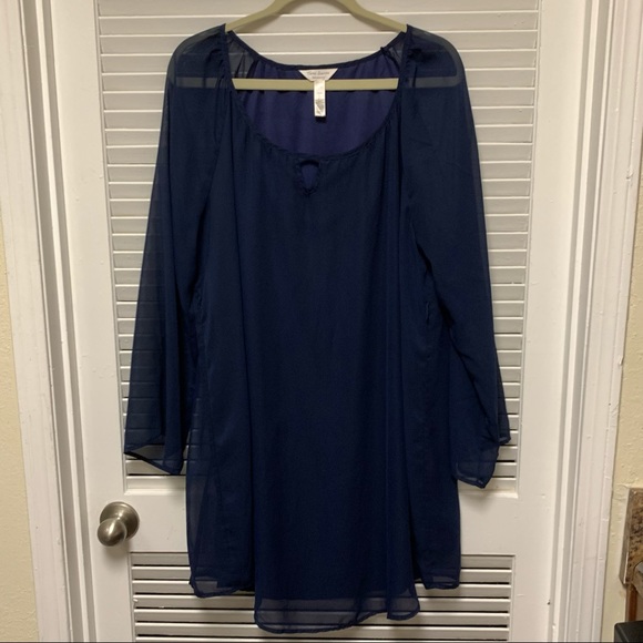 Three Seasons Maternity navy blouse Large - Picture 2 of 6